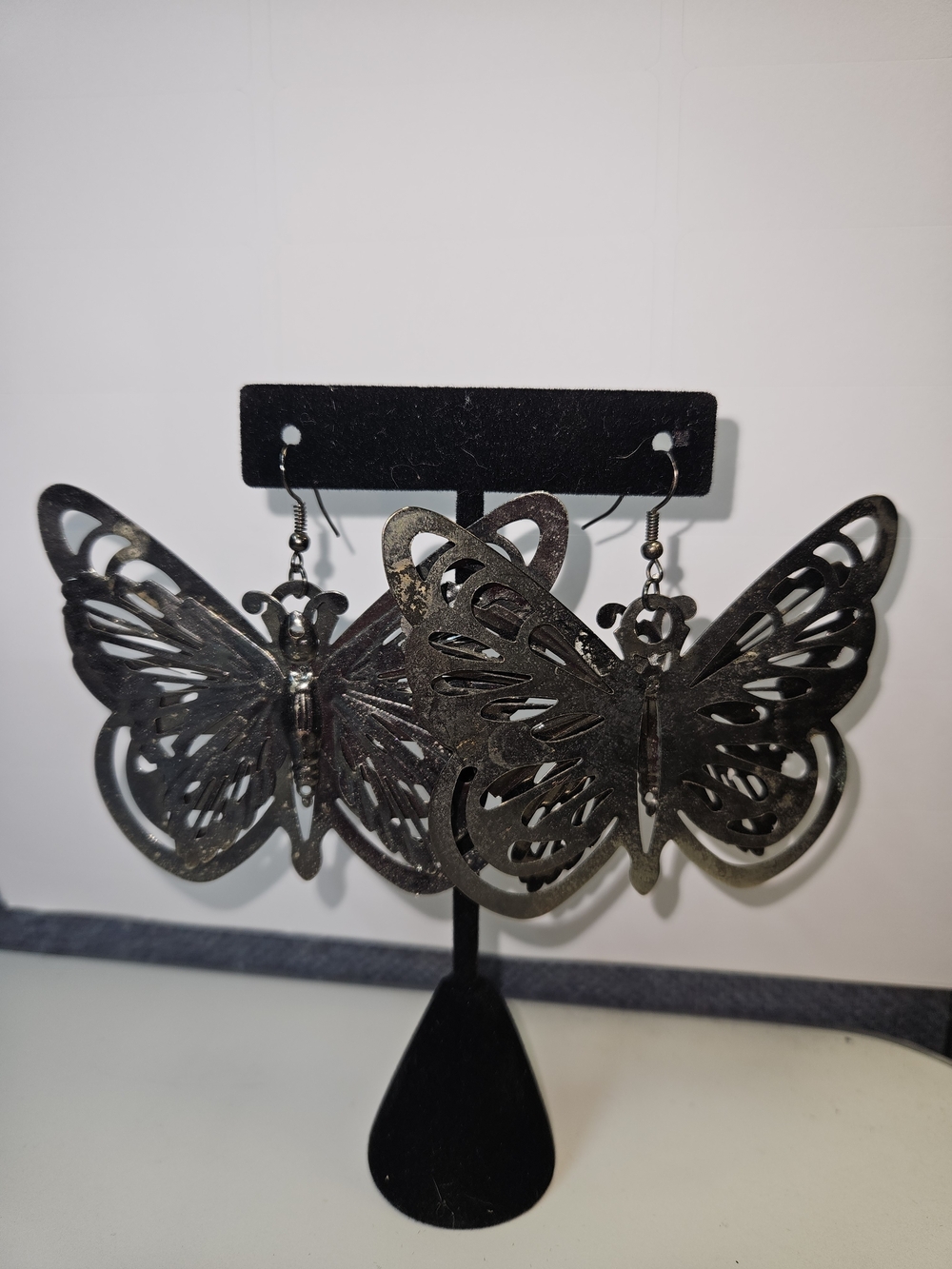 Butterfly Cutout Drop Earrings - Black